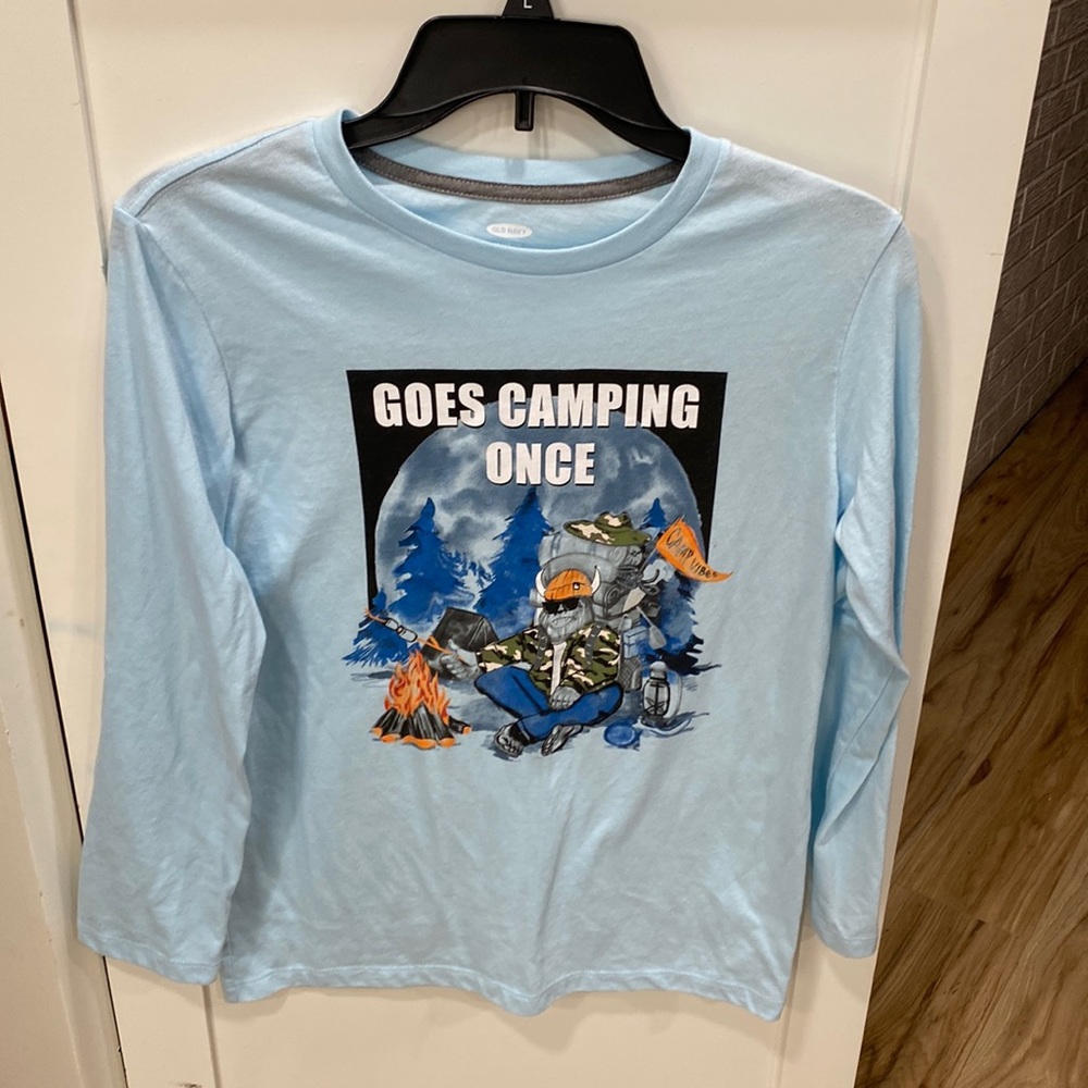 Old Navy Light Blue Graphic Long Sleeve Shirt
